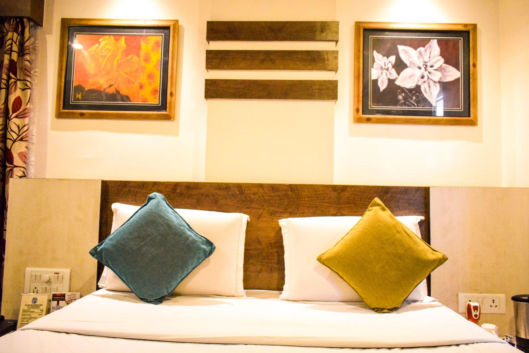 Hotel Pushpak Bhubaneswar Zewnętrze zdjęcie