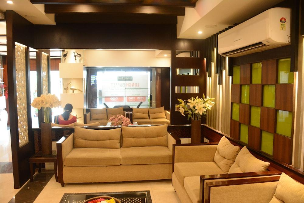 Hotel Pushpak Bhubaneswar Zewnętrze zdjęcie