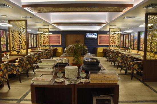 Hotel Pushpak Bhubaneswar Zewnętrze zdjęcie