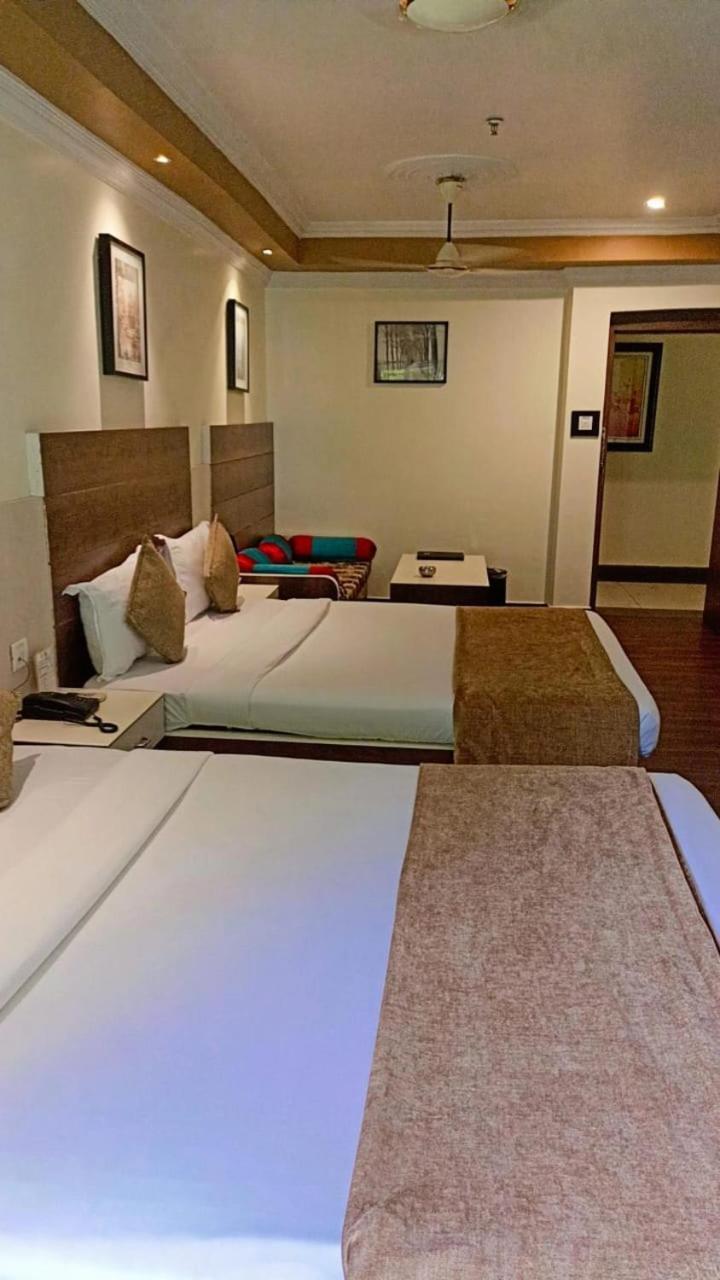 Hotel Pushpak Bhubaneswar Zewnętrze zdjęcie
