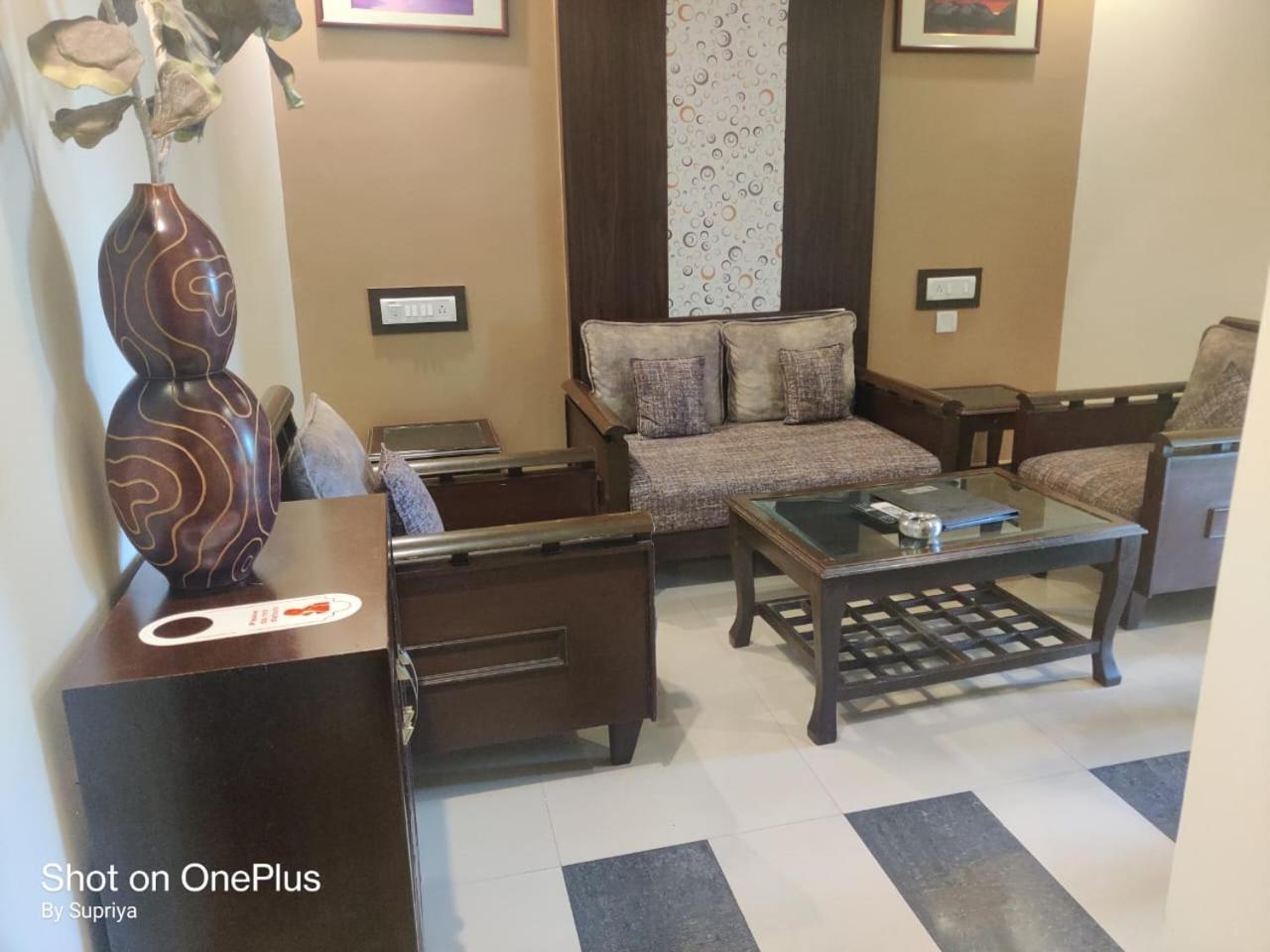 Hotel Pushpak Bhubaneswar Zewnętrze zdjęcie