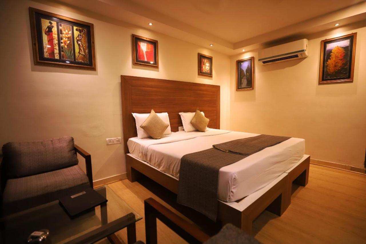 Hotel Pushpak Bhubaneswar Zewnętrze zdjęcie