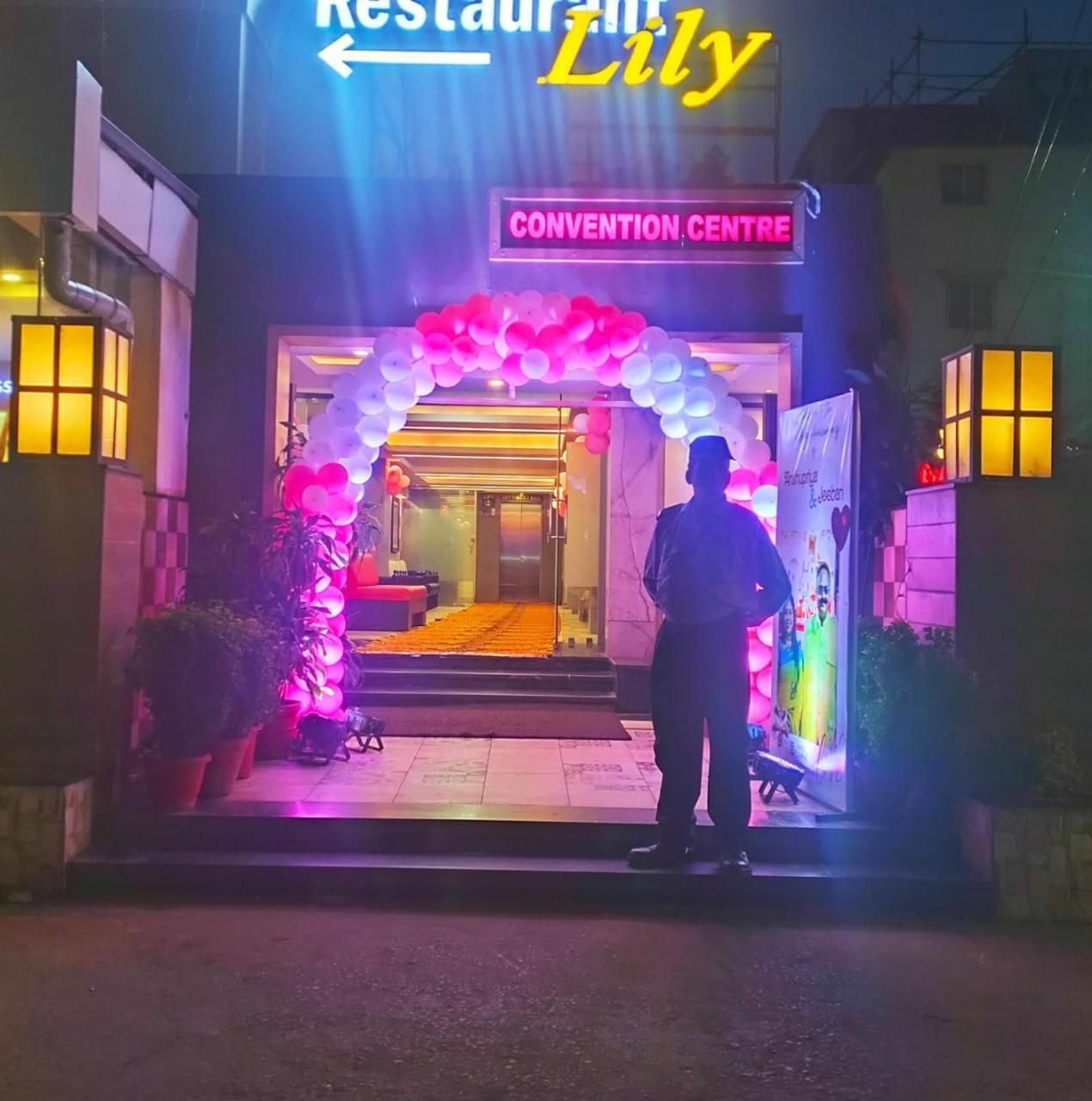 Hotel Pushpak Bhubaneswar Zewnętrze zdjęcie