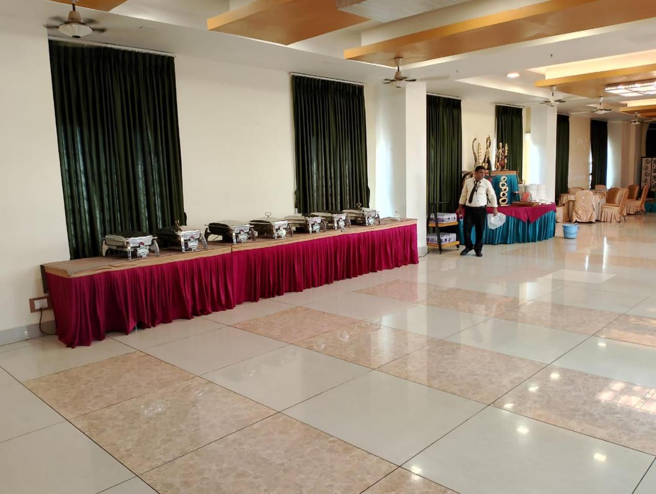 Hotel Pushpak Bhubaneswar Zewnętrze zdjęcie