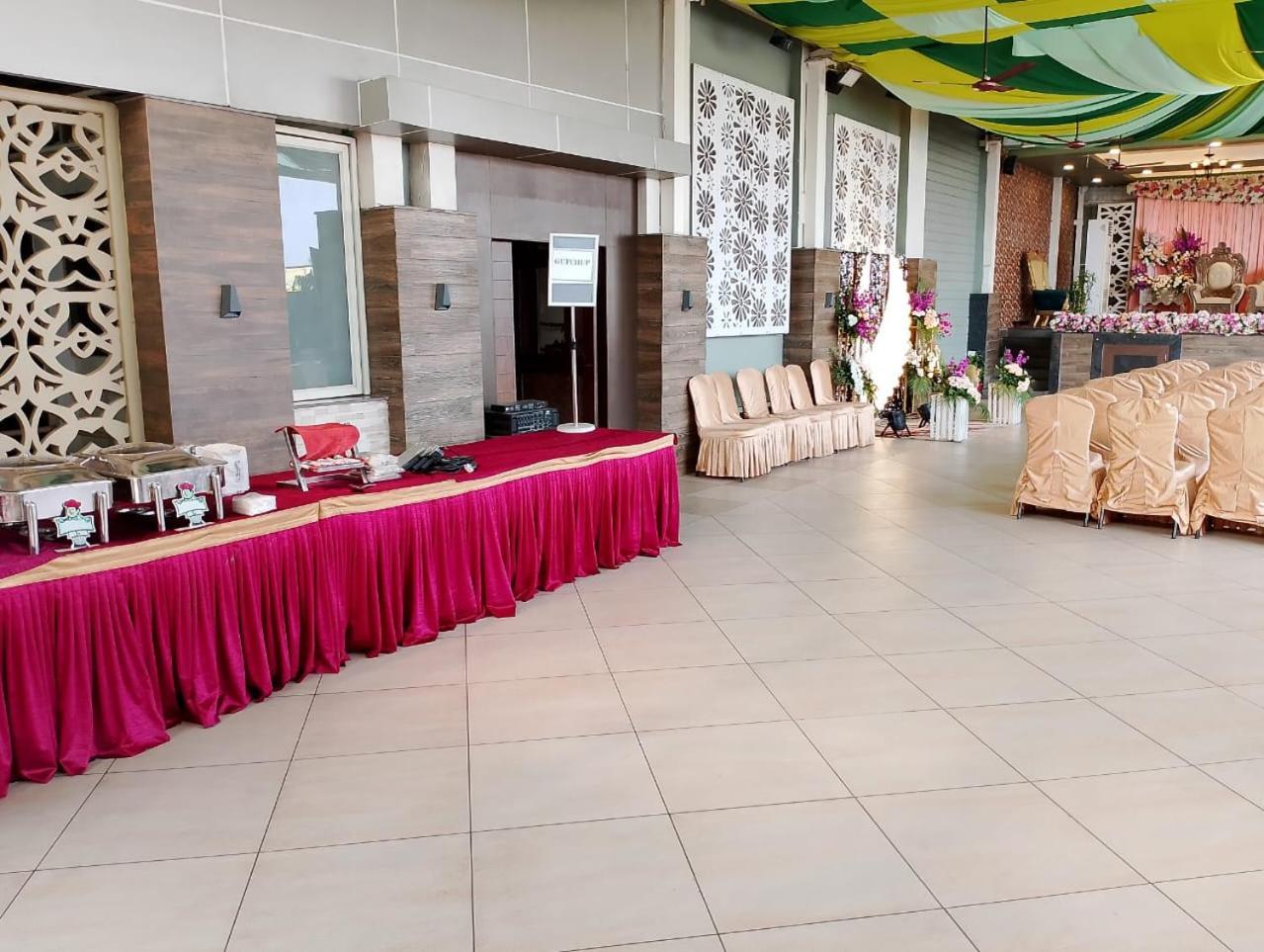 Hotel Pushpak Bhubaneswar Zewnętrze zdjęcie