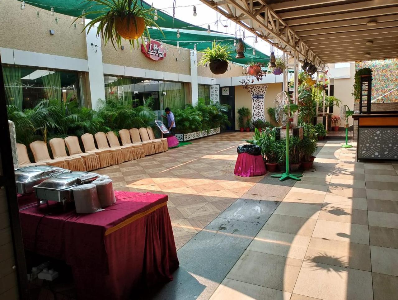 Hotel Pushpak Bhubaneswar Zewnętrze zdjęcie
