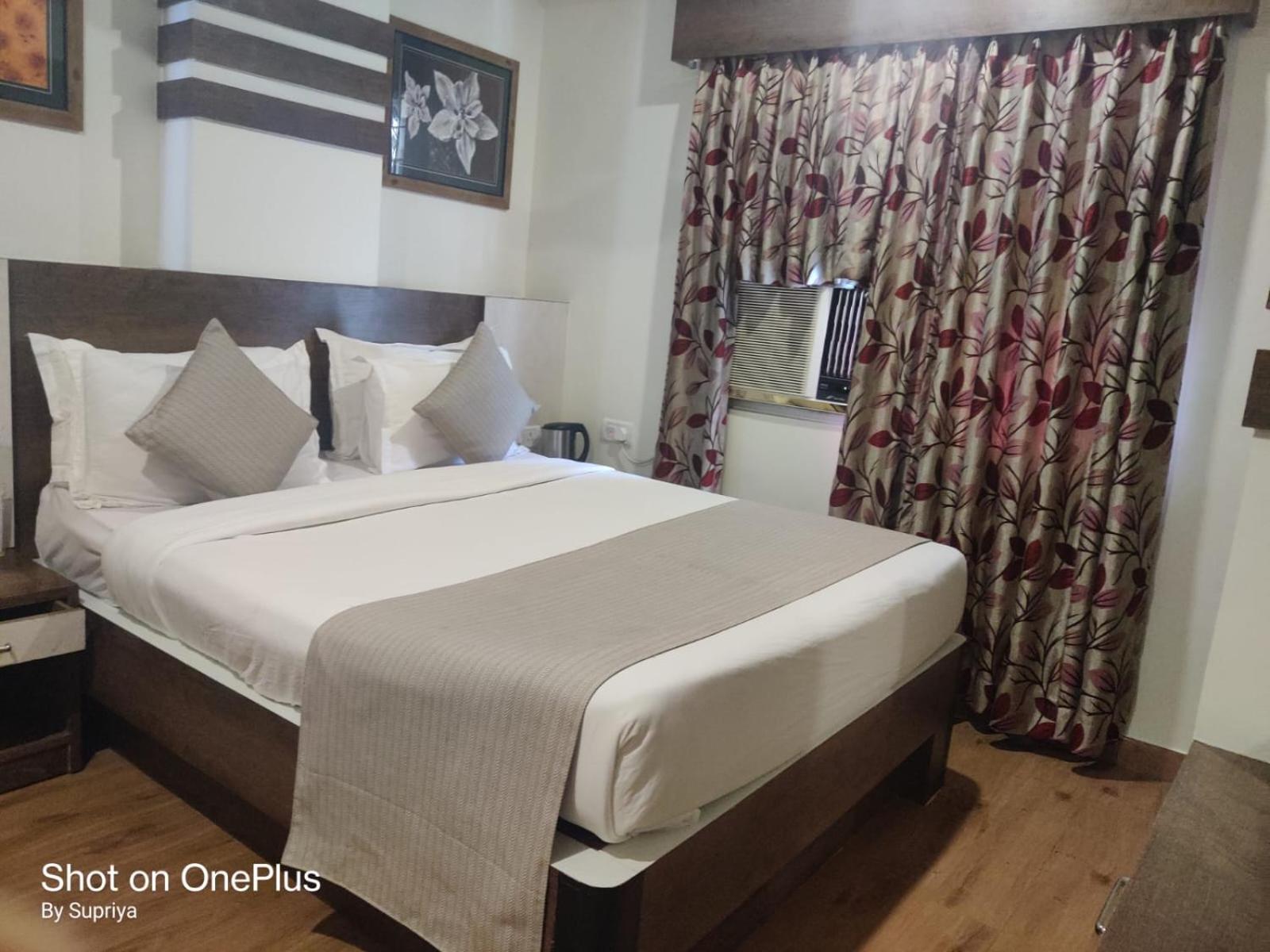 Hotel Pushpak Bhubaneswar Zewnętrze zdjęcie