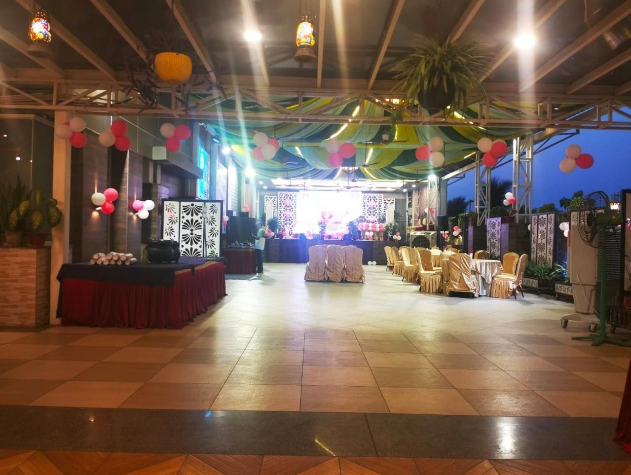 Hotel Pushpak Bhubaneswar Zewnętrze zdjęcie