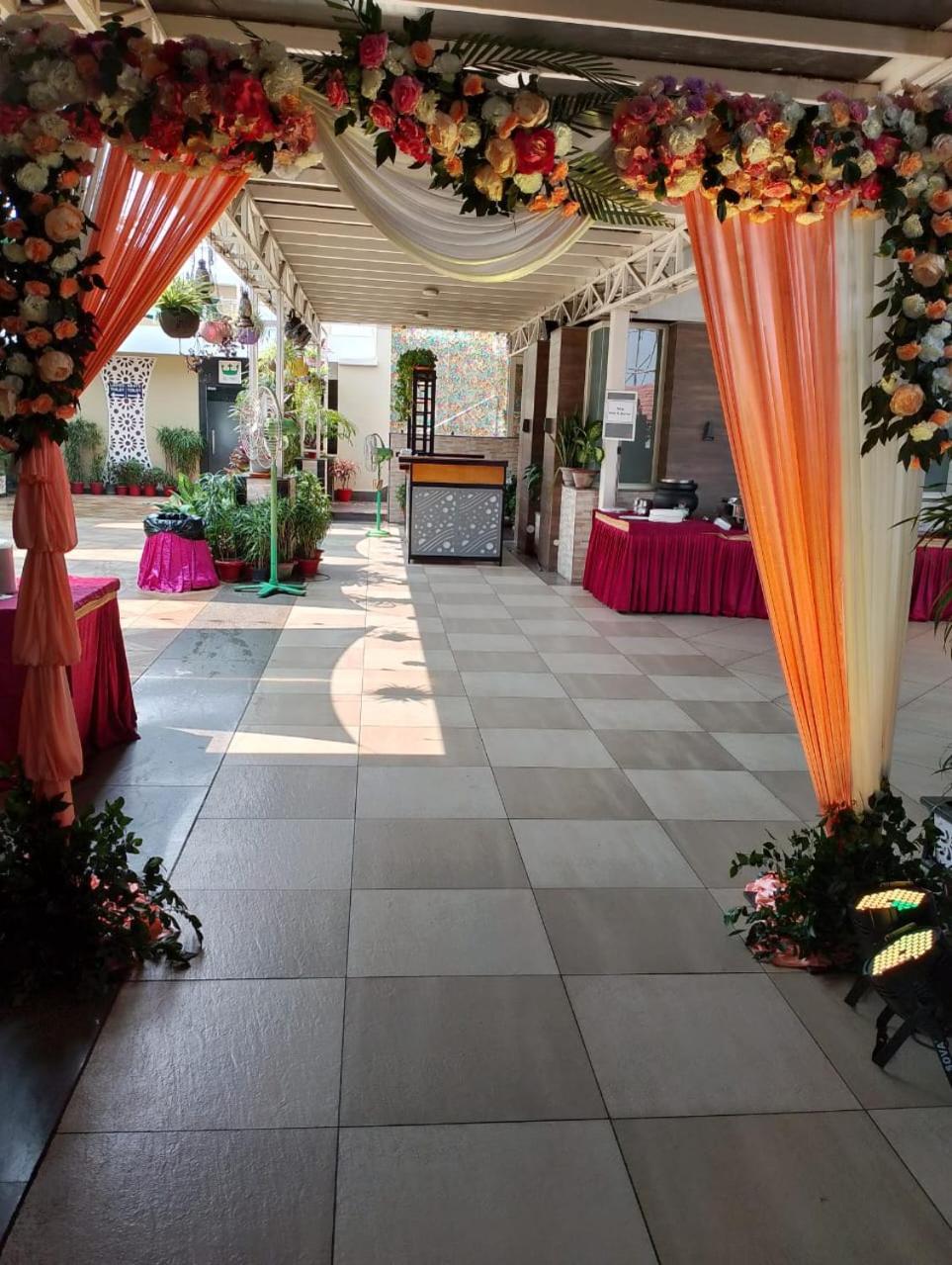 Hotel Pushpak Bhubaneswar Zewnętrze zdjęcie