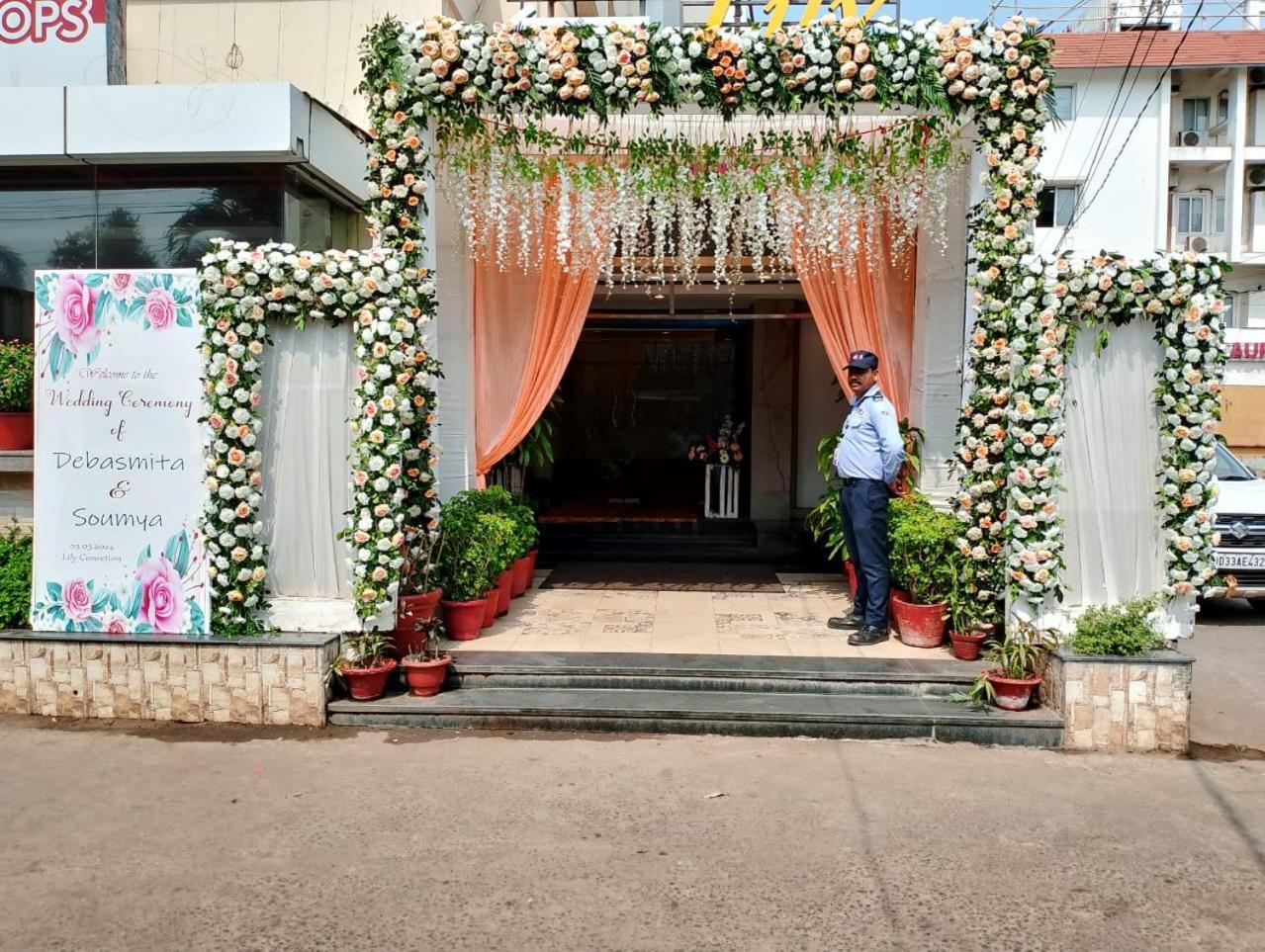 Hotel Pushpak Bhubaneswar Zewnętrze zdjęcie