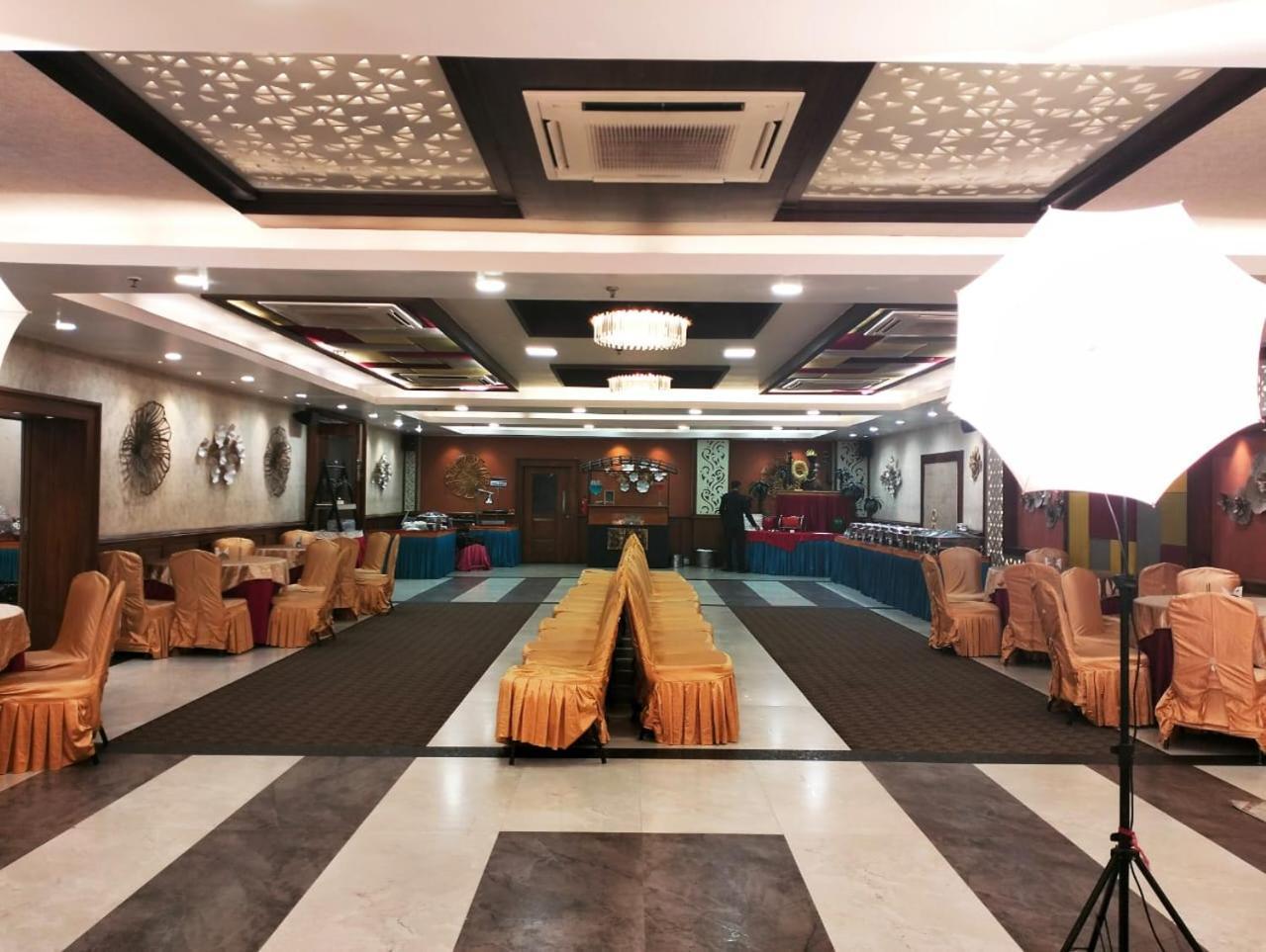 Hotel Pushpak Bhubaneswar Zewnętrze zdjęcie