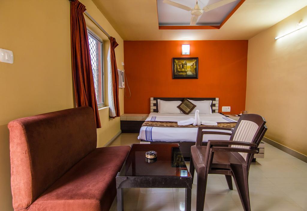Hotel Pushpak Bhubaneswar Zewnętrze zdjęcie