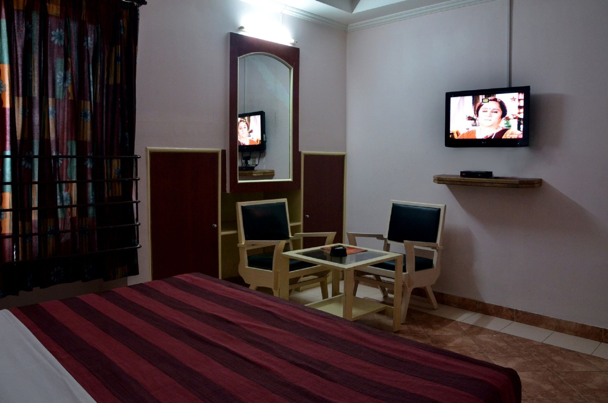 Hotel Pushpak Bhubaneswar Zewnętrze zdjęcie